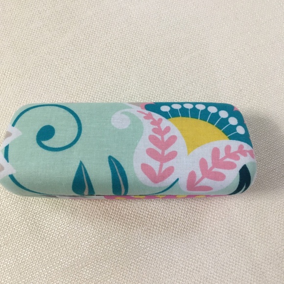 Vera Bradley Eyeglasses Case in Mint Flowers Print - Picture 3 of 3